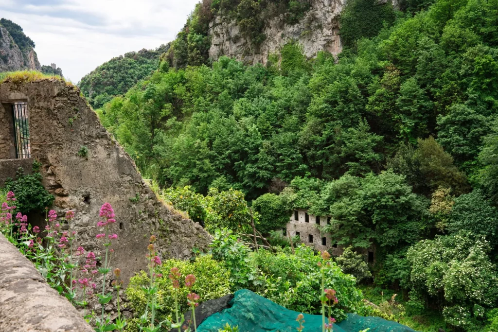 Hiking along valle delle ferriere