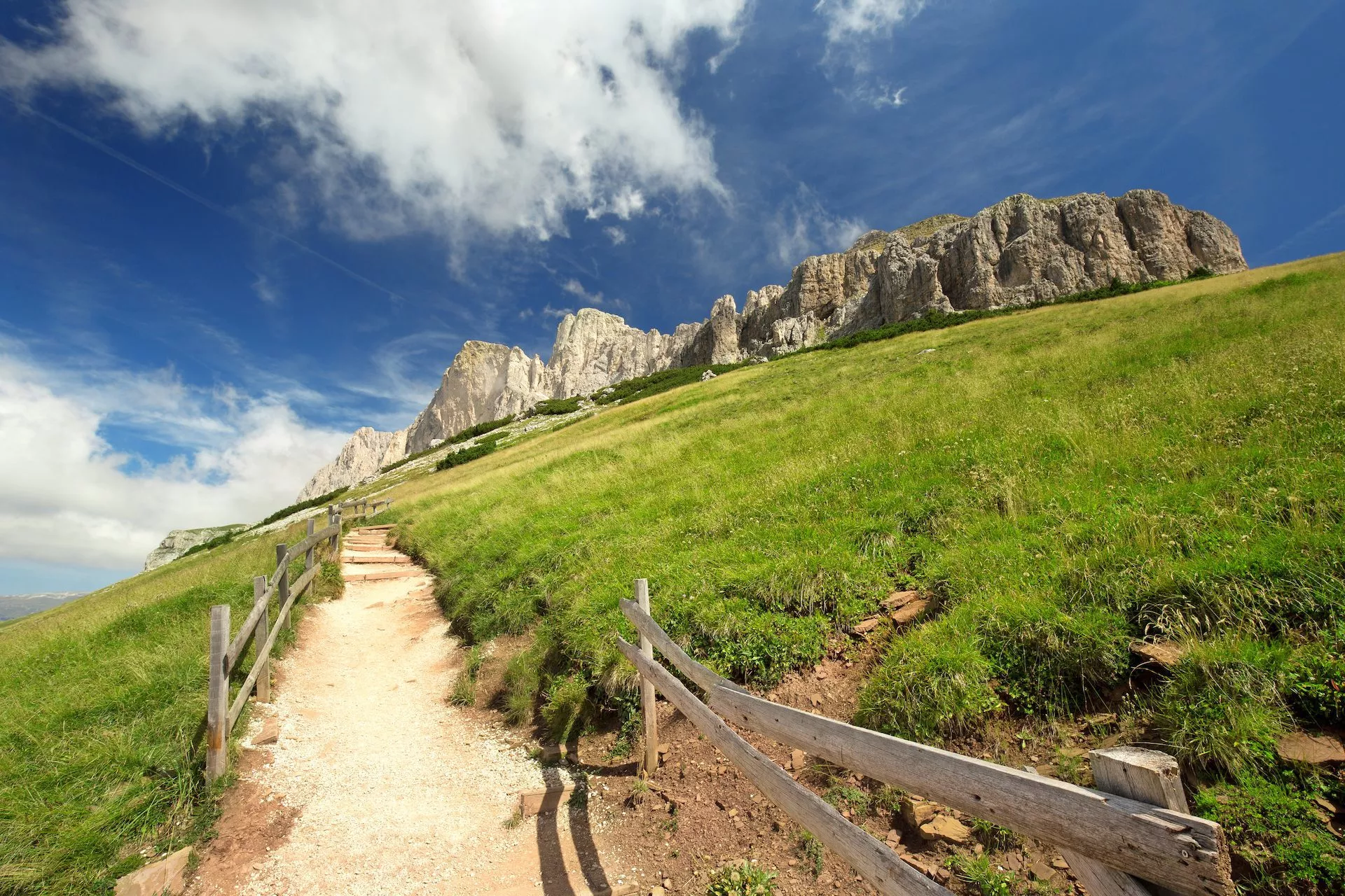 Vandrestier i dolomitterne